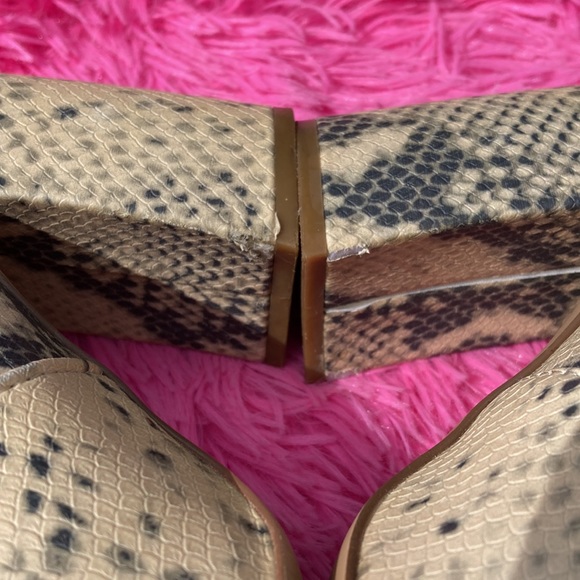 Snakeskin pattern ankle boots with chunk heels and inner zipper size 9 - Picture 7 of 12